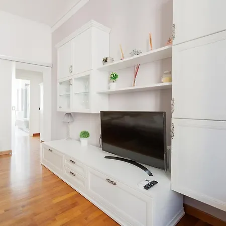 Roomy Apartment X5 - 850 M Far From Famagosta Mm2 Milan Extérieur photo