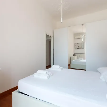 Roomy Apartment X5 - 850 M Far From Famagosta Mm2 Milan Extérieur photo